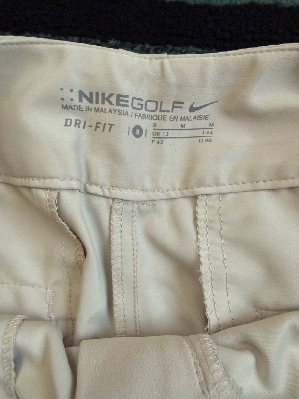 Nike chinos streamlined front